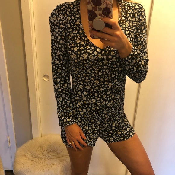 Long Sleeve Floral Boho Romper - Picture 3 of 5